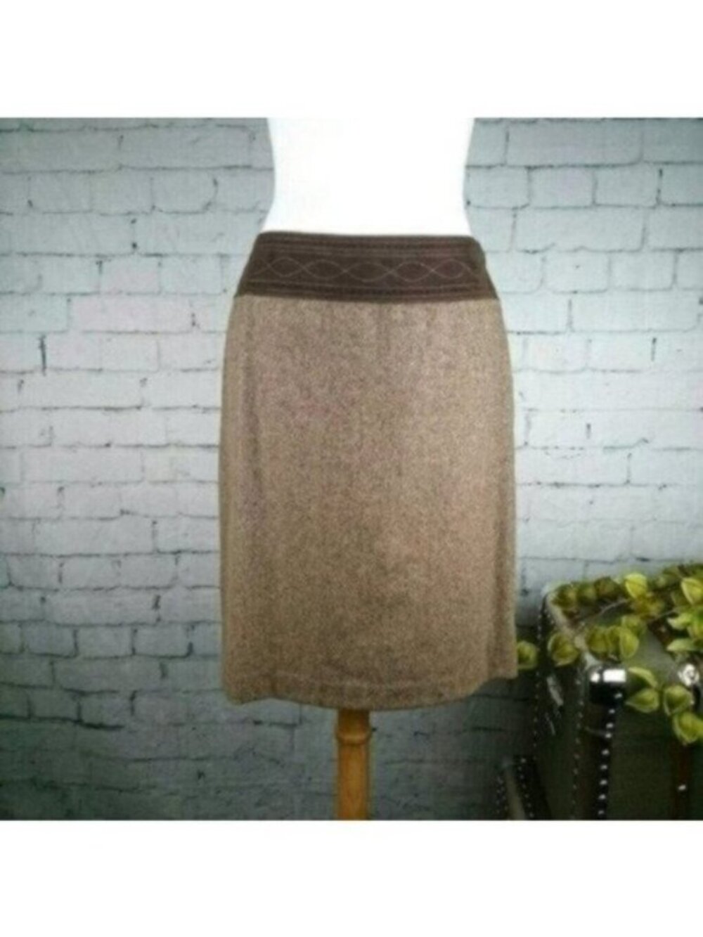 Loft Tweed Pencil Skirt With Faux Suede Waist Size 8 Petite